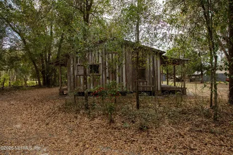 412 S County Road 21 Hawthorne FL 32640