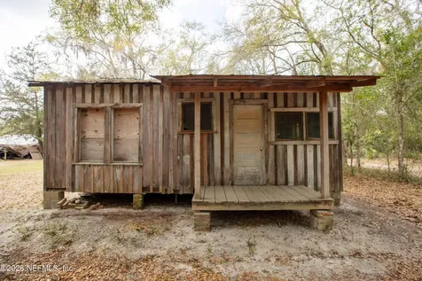 412 S County Road 21 Hawthorne FL 32640