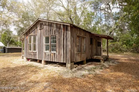 412 S County Road 21 Hawthorne FL 32640