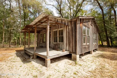 412 S County Road 21 Hawthorne FL 32640