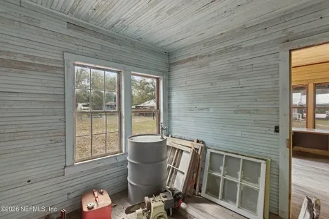 412 S County Road 21 Hawthorne FL 32640