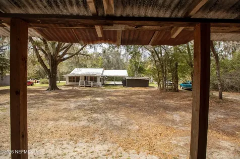 412 S County Road 21 Hawthorne FL 32640
