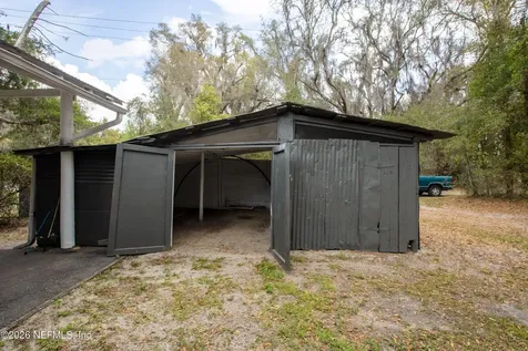 412 S County Road 21 Hawthorne FL 32640