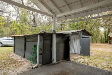 412 S County Road 21 Hawthorne FL 32640