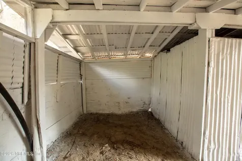 412 S County Road 21 Hawthorne FL 32640