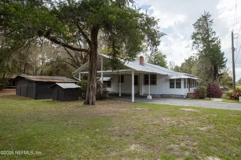 412 S County Road 21 Hawthorne FL 32640