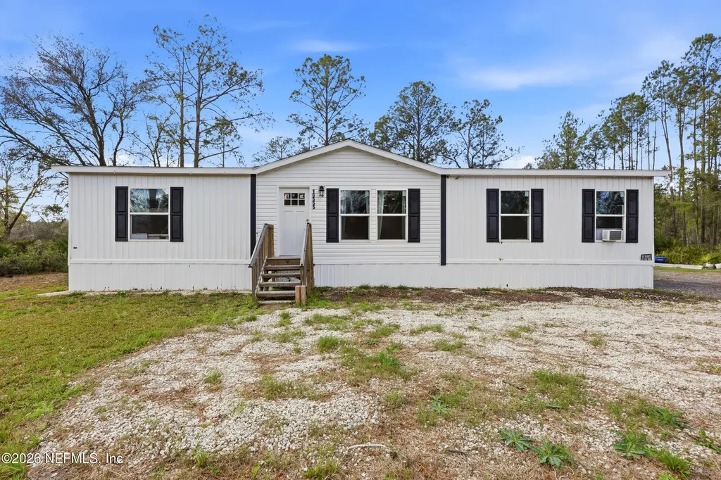 10555 Yeager Avenue Hastings FL 32145