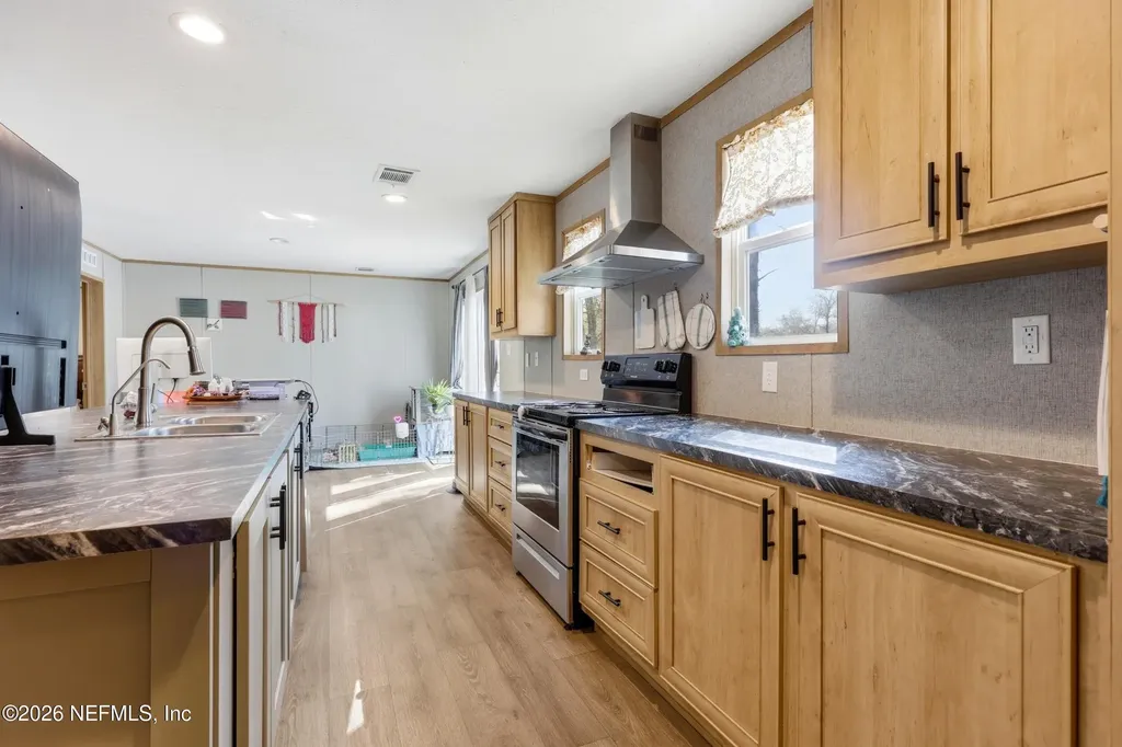 10555 Yeager Avenue Hastings FL 32145