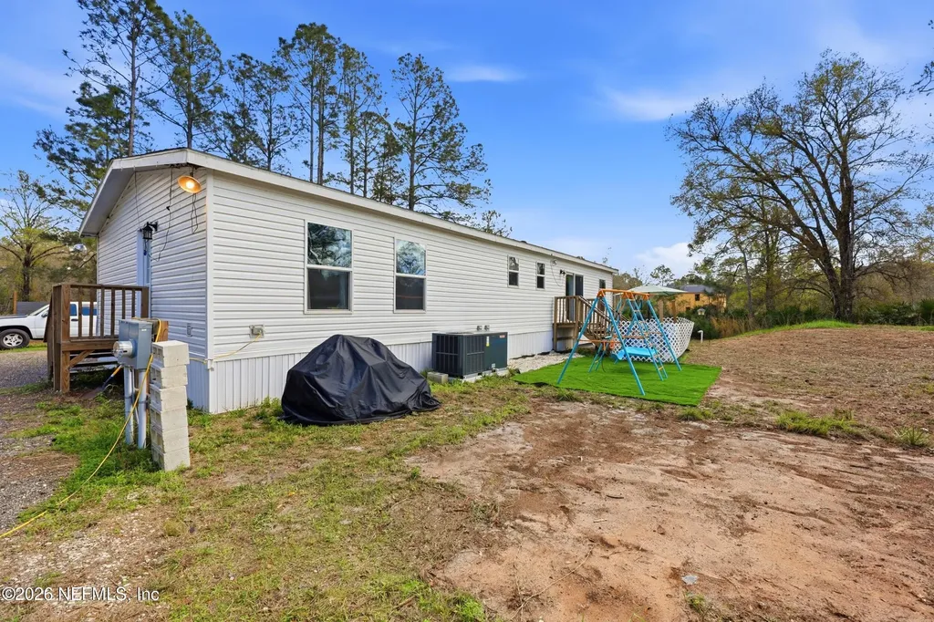 10555 Yeager Avenue Hastings FL 32145