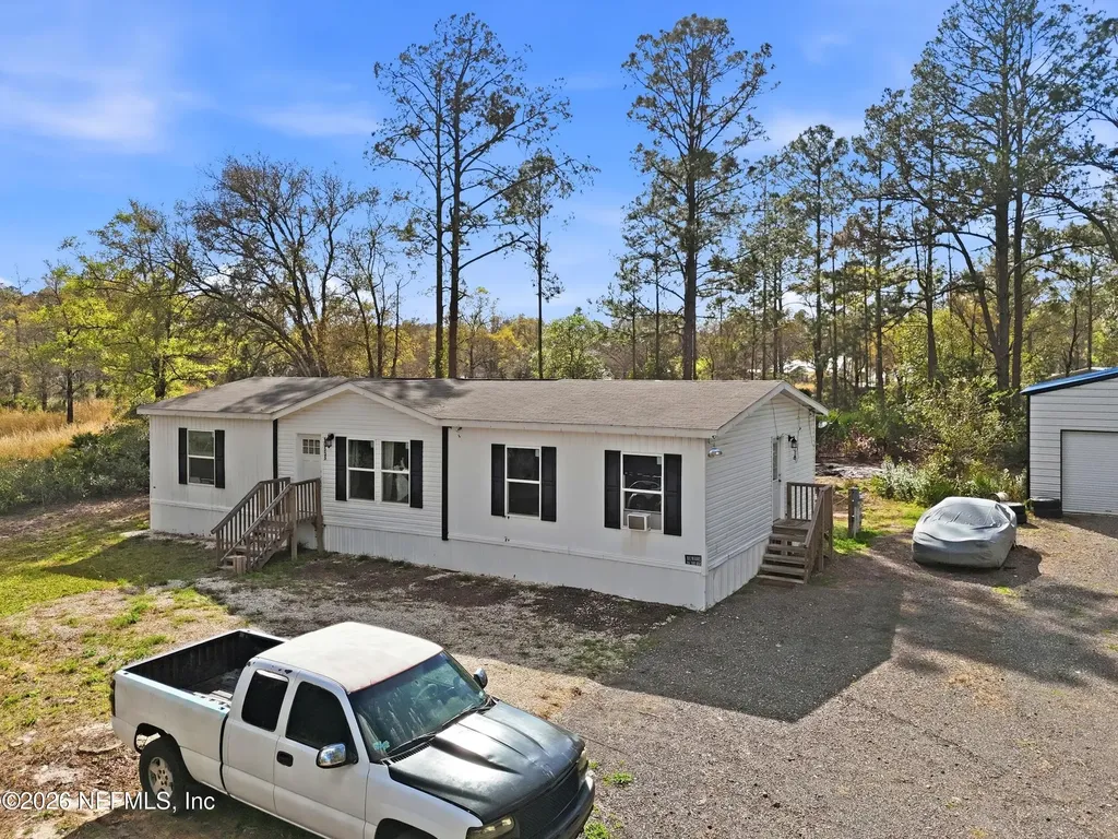 10555 Yeager Avenue Hastings FL 32145