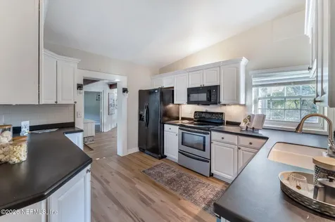 3955 Peach Drive Jacksonville FL 32246