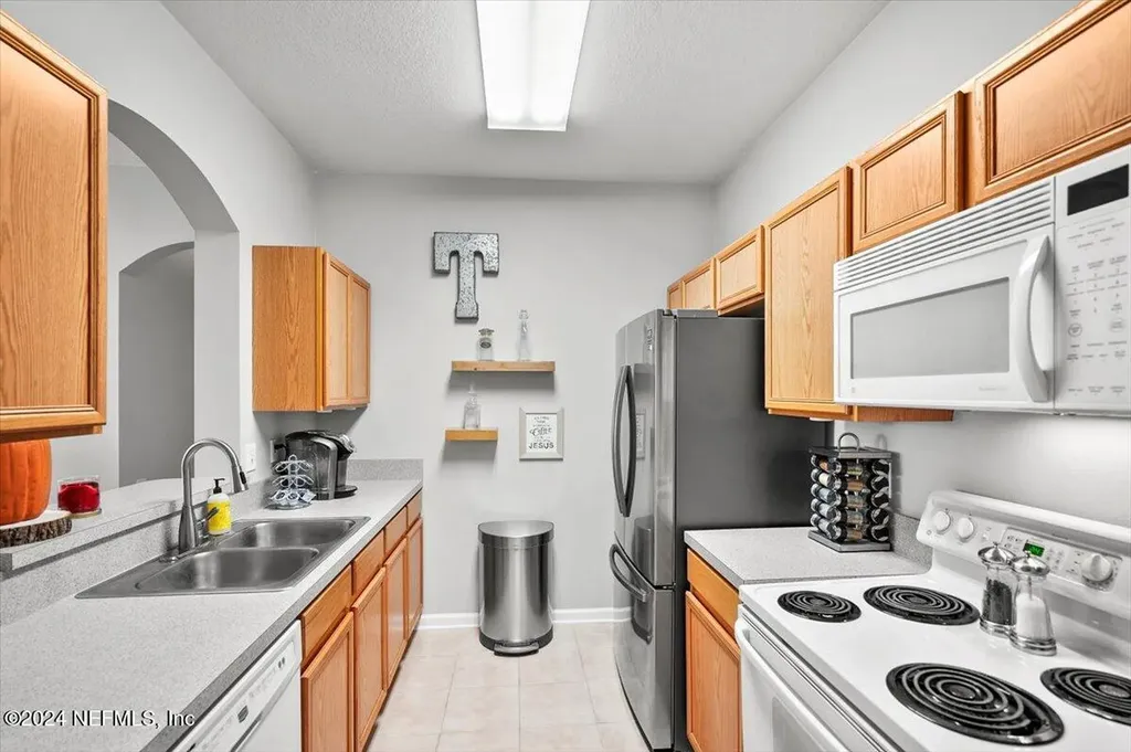 7990 Baymeadows Road E Jacksonville FL 32256