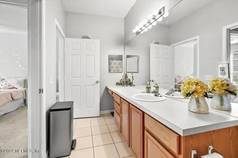 7990 Baymeadows Road E Jacksonville FL 32256