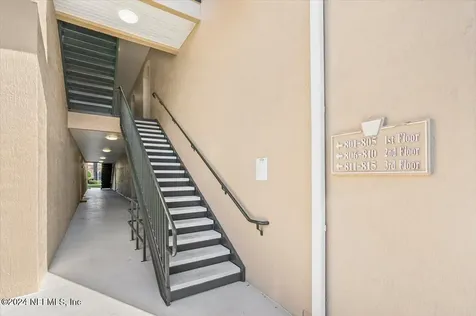 7990 Baymeadows Road E Jacksonville FL 32256