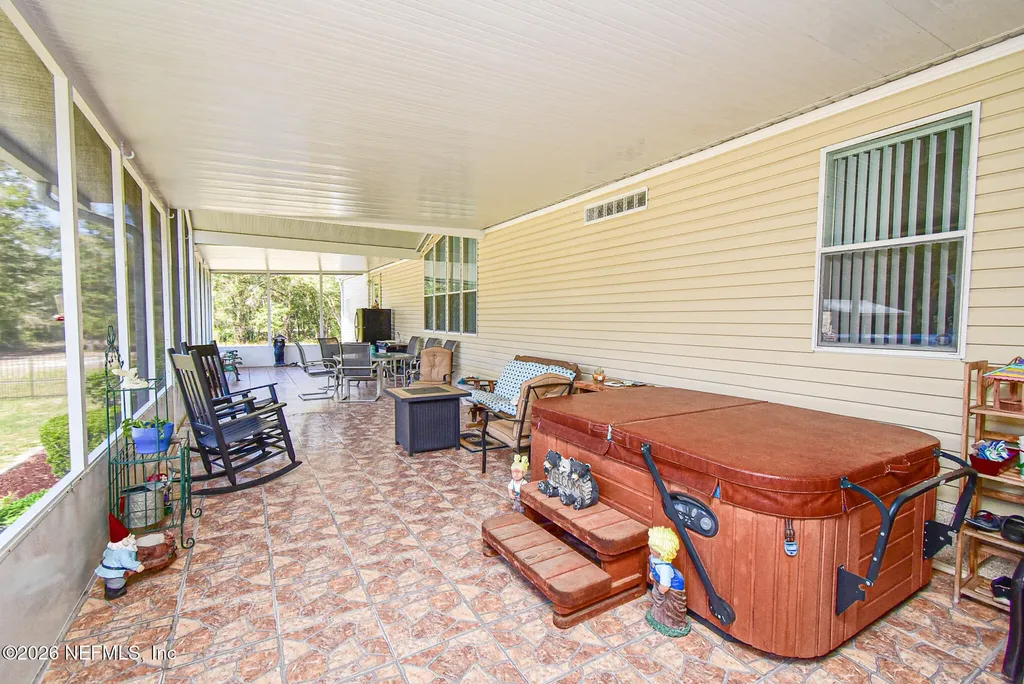 105 Lake Como Drive Pomona Park FL 32181