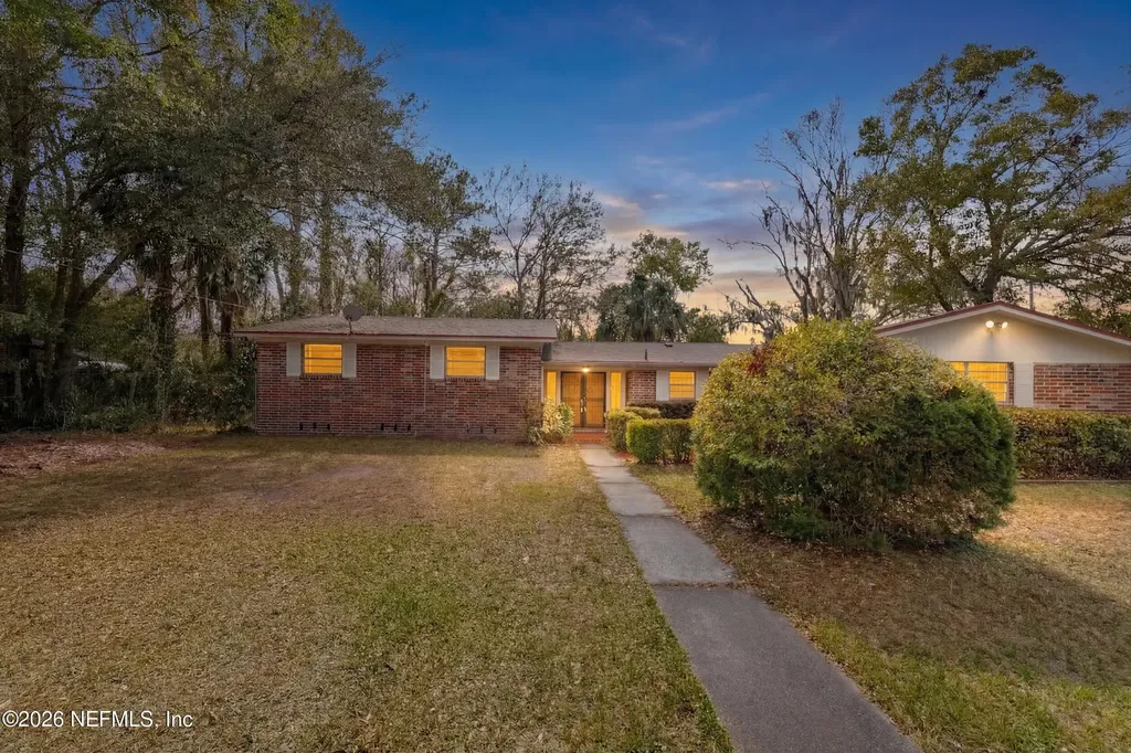 8648 Howell Drive Jacksonville FL 32208
