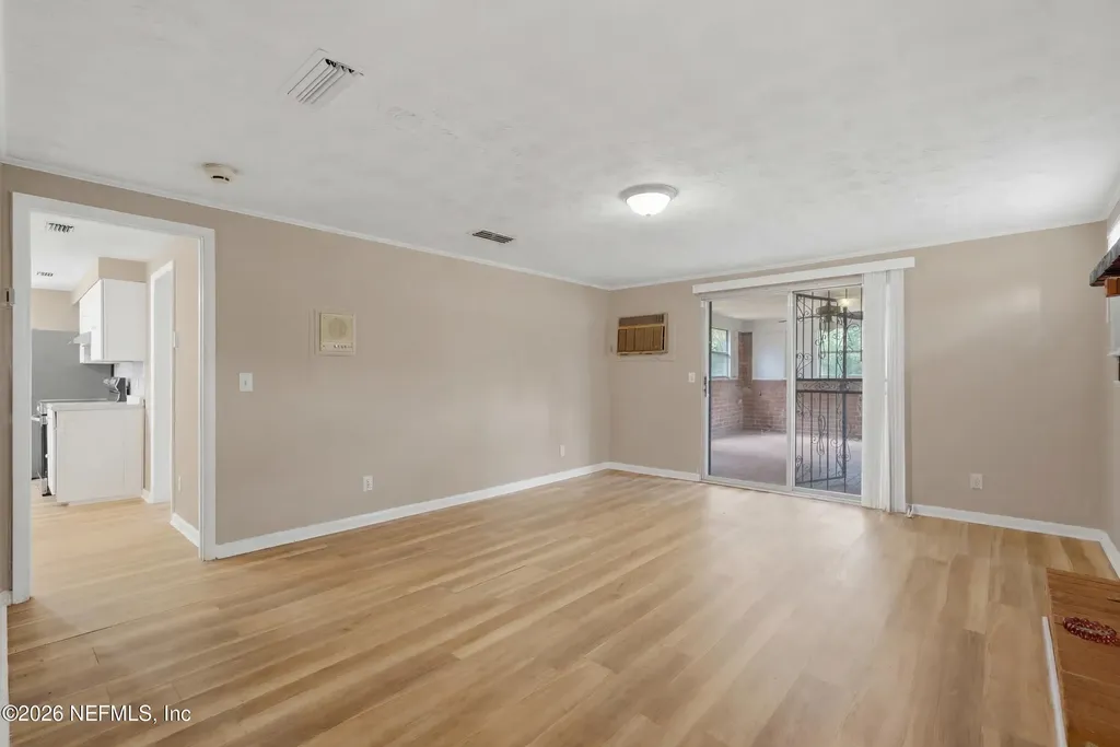 8648 Howell Drive Jacksonville FL 32208