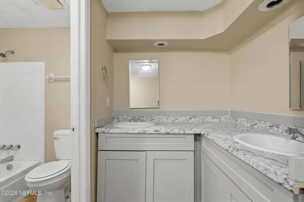 8648 Howell Drive Jacksonville FL 32208