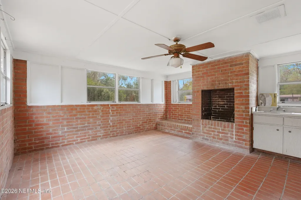 8648 Howell Drive Jacksonville FL 32208