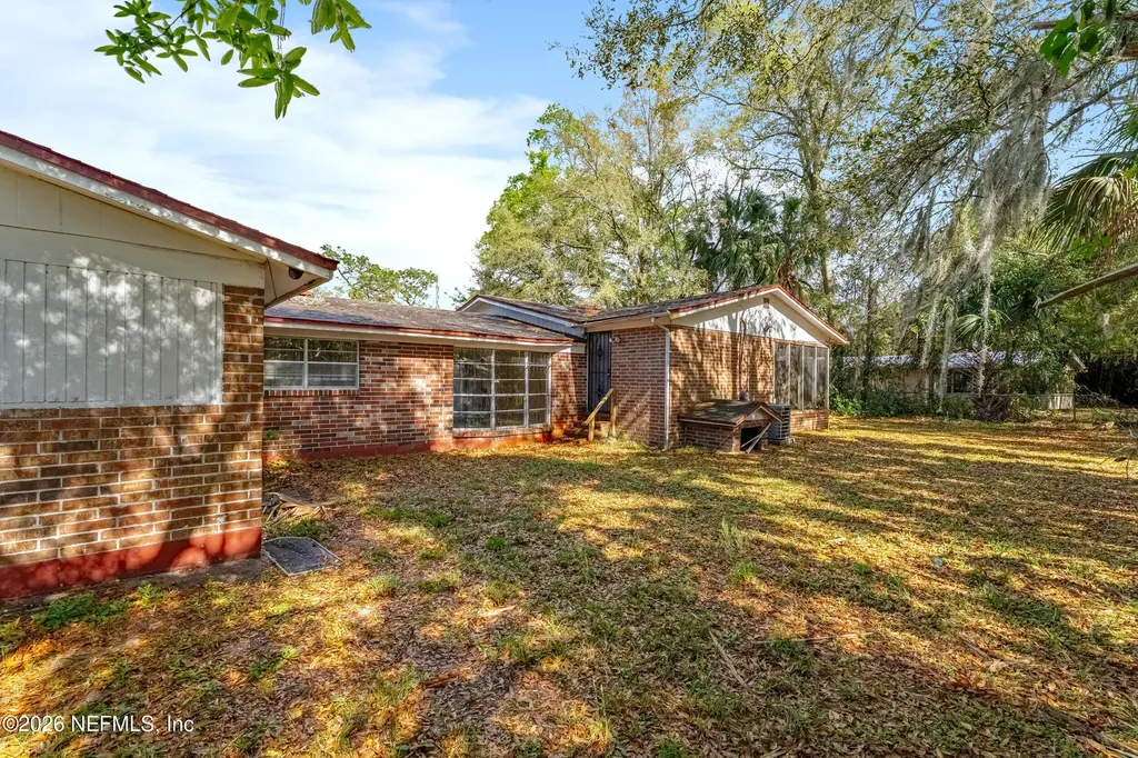 8648 Howell Drive Jacksonville FL 32208