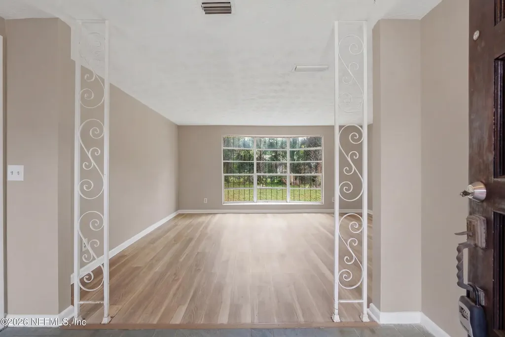8648 Howell Drive Jacksonville FL 32208