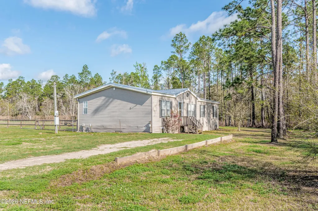 5598 Richardson Road Glen St. Mary FL 32040