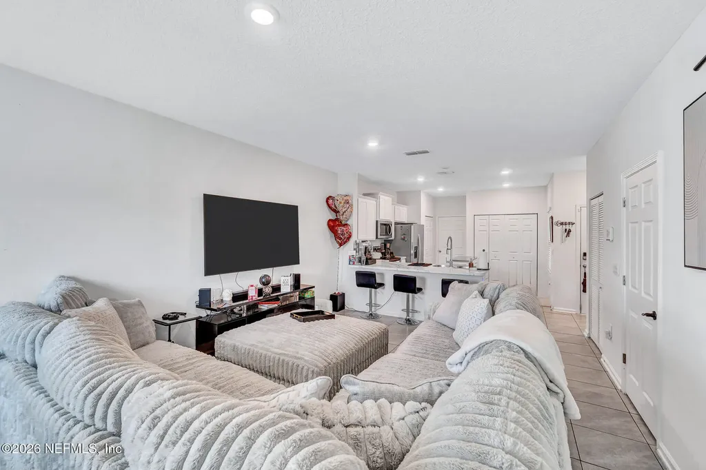 9008 Gifford Drive Jacksonville FL 32220
