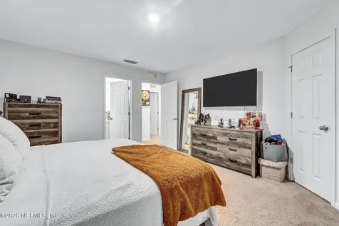 9008 Gifford Drive Jacksonville FL 32220