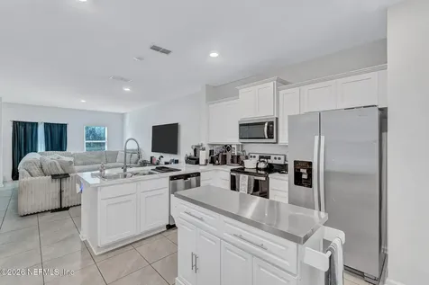 9008 Gifford Drive Jacksonville FL 32220