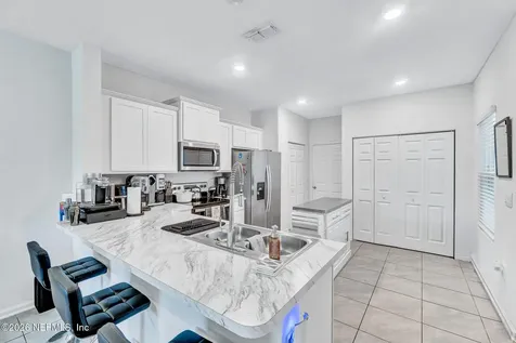 9008 Gifford Drive Jacksonville FL 32220