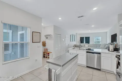 9008 Gifford Drive Jacksonville FL 32220