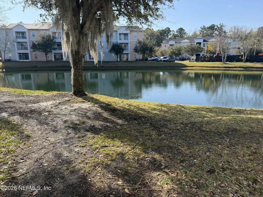8218 Green Parrot Road Jacksonville FL 32256