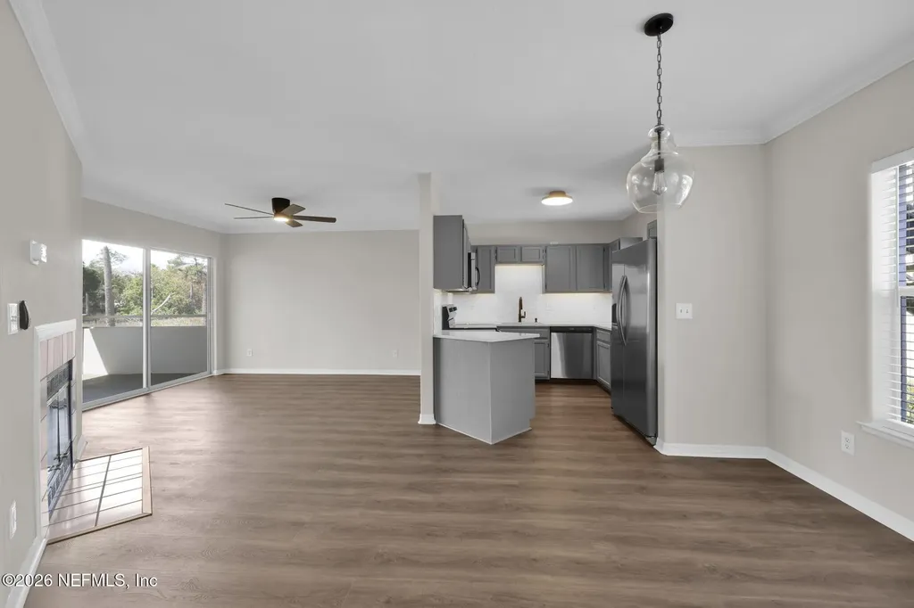 1800 The Greens Way Jacksonville Beach FL 32250