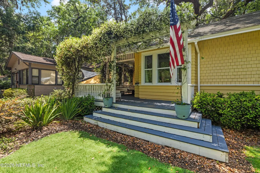 2720 Apache Avenue Jacksonville FL 32210