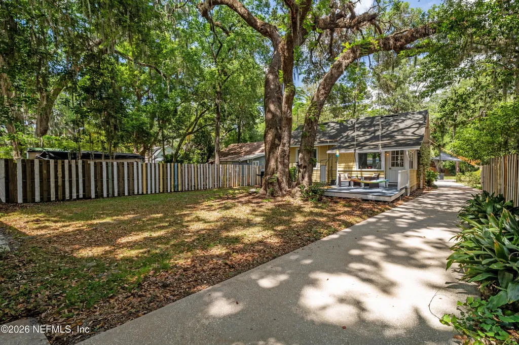 2720 Apache Avenue Jacksonville FL 32210