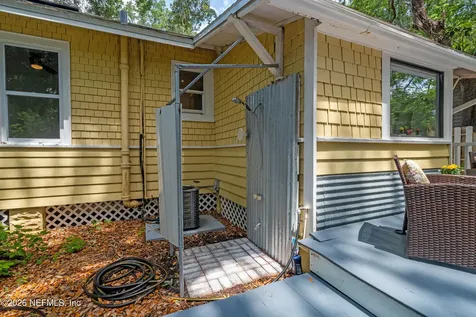 2720 Apache Avenue Jacksonville FL 32210