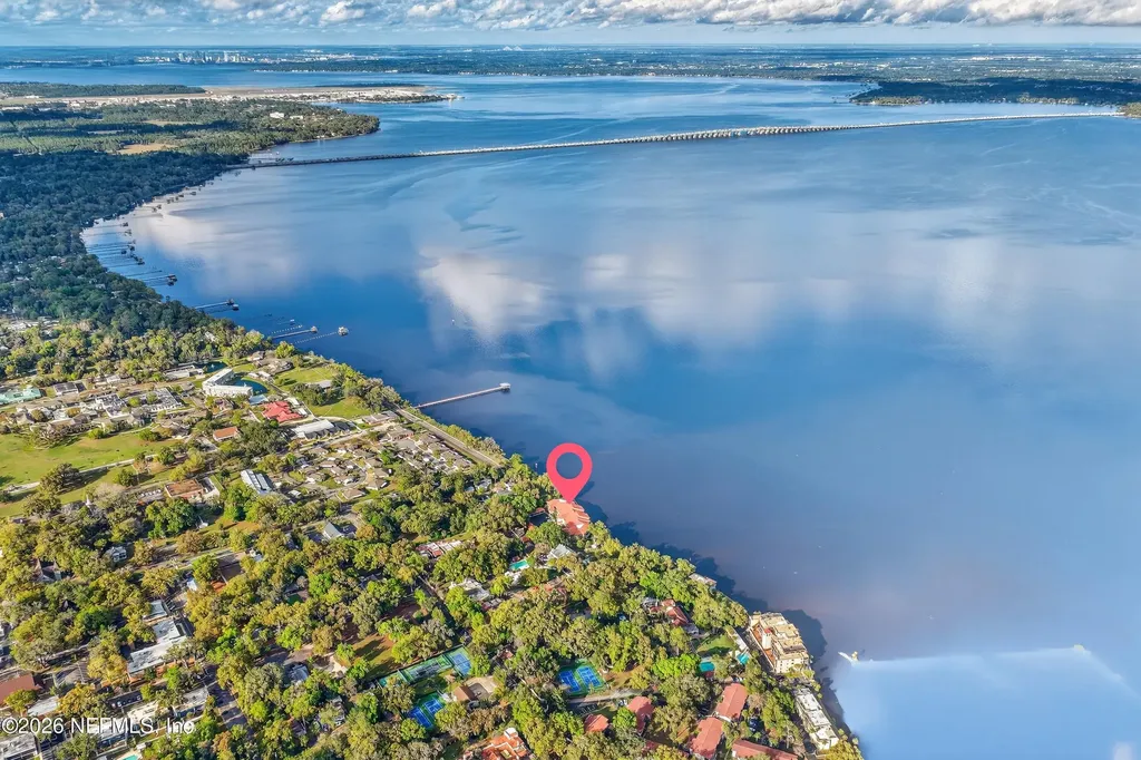 2099 Winterbourne E Orange Park FL 32073