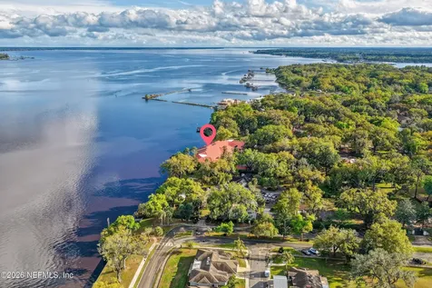 2099 Winterbourne E Orange Park FL 32073