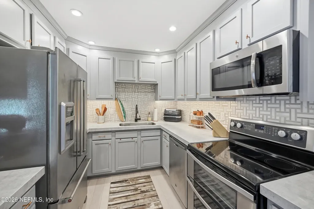 926 6th Avenue N Jacksonville Beach FL 32250