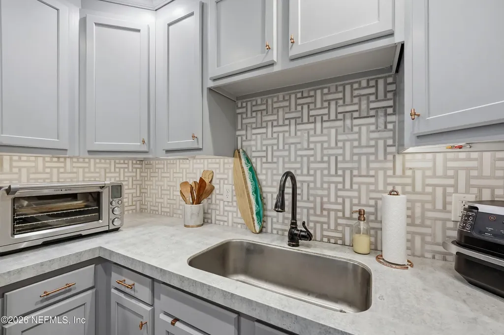 926 6th Avenue N Jacksonville Beach FL 32250