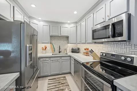 926 6th Avenue N Jacksonville Beach FL 32250