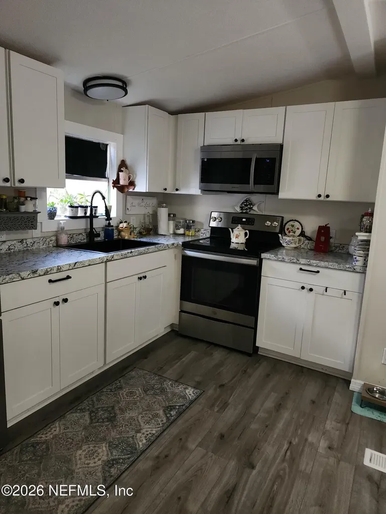 231 Lakeview Court Interlachen FL 32148