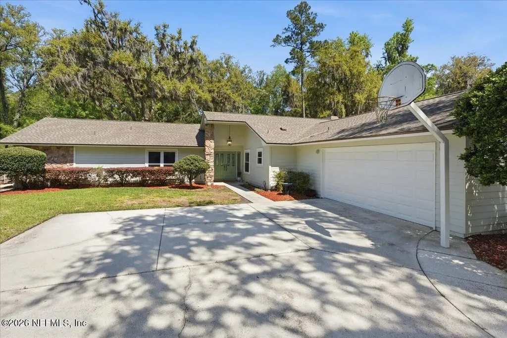8233 Old Port Circle N Jacksonville FL 32216