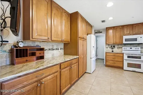 8233 Old Port Circle N Jacksonville FL 32216