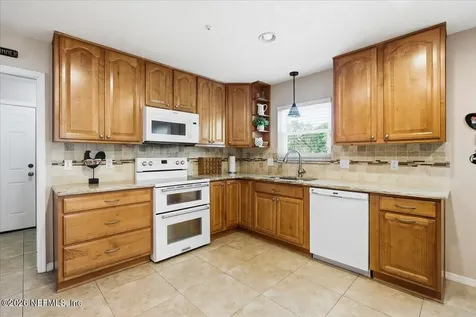 8233 Old Port Circle N Jacksonville FL 32216