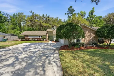 8233 Old Port Circle N Jacksonville FL 32216