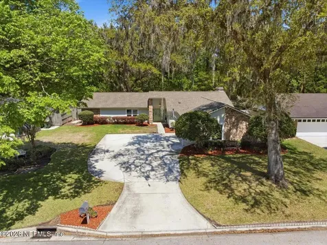 8233 Old Port Circle N Jacksonville FL 32216