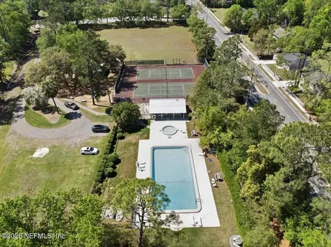 8233 Old Port Circle N Jacksonville FL 32216