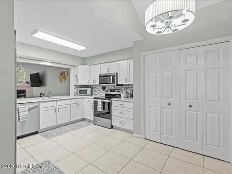 3927 Meadowview Drive N Jacksonville FL 32225