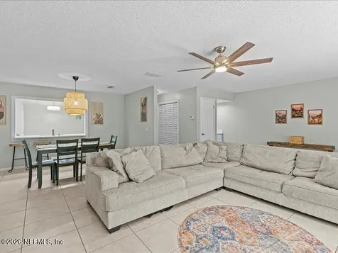 3927 Meadowview Drive N Jacksonville FL 32225
